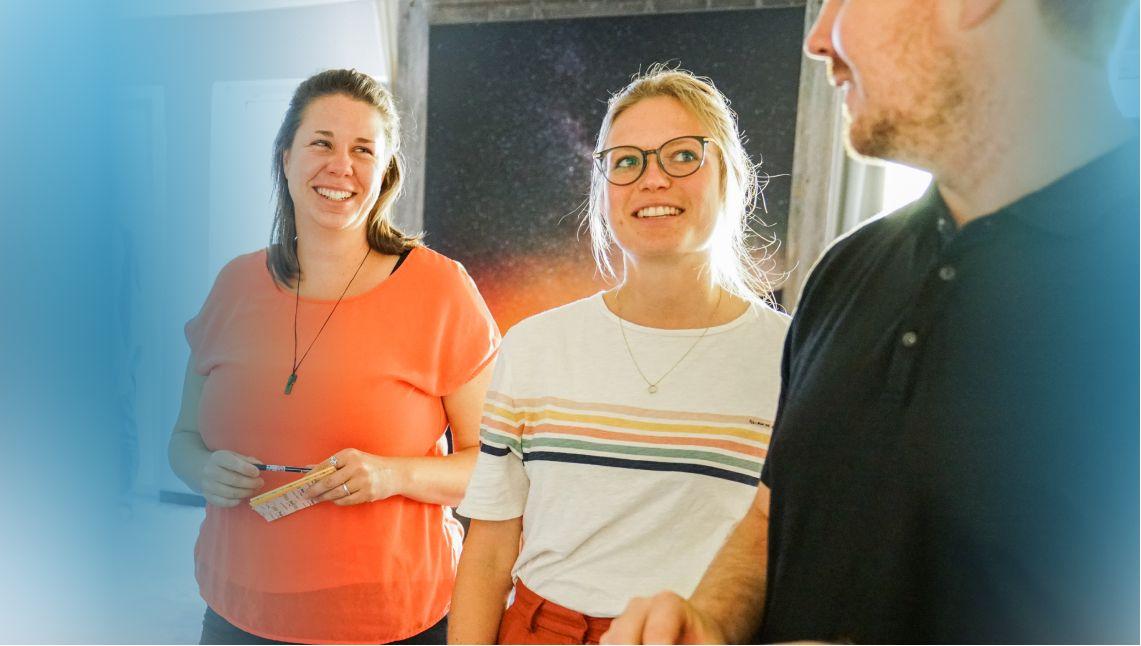 Fokus auf Teilnehmerinnen während eines Seminars